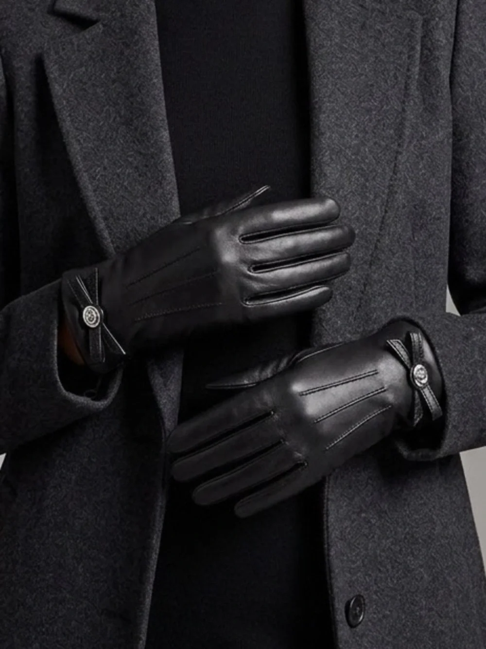Coach‎ Classic Black Turnlock Bow Black Leather Wool Lined Women's Gloves Size 8